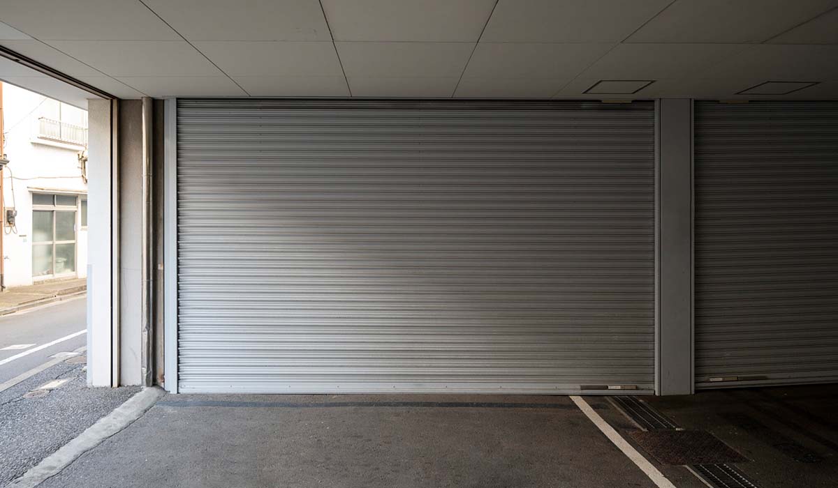 The Difference Between Residential and Commercial Garage Door Systems