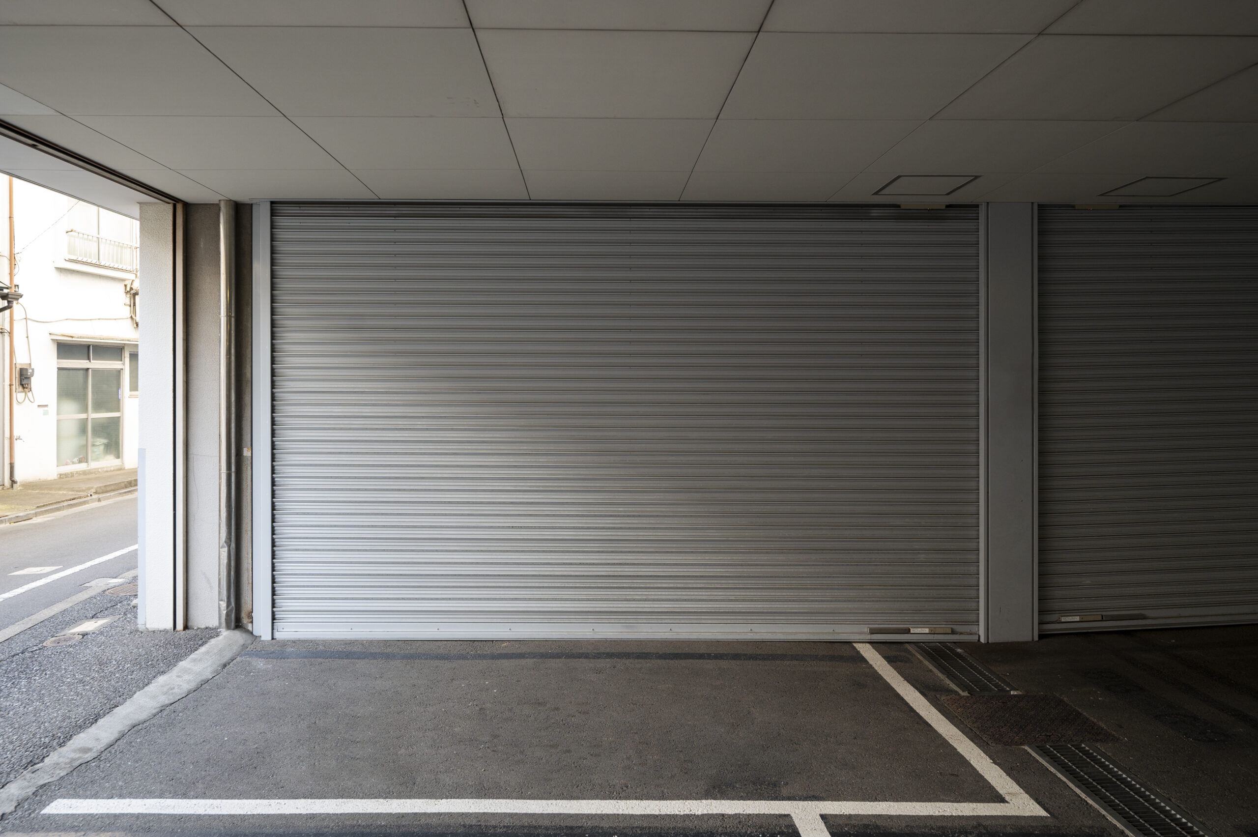 The Difference Between Residential and Commercial Garage Door Systems